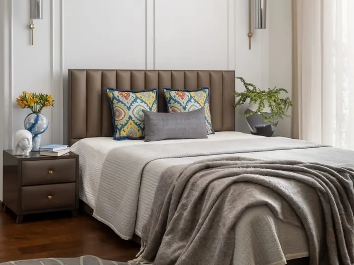 Serene Bedroom by Mum Grhum Interiors